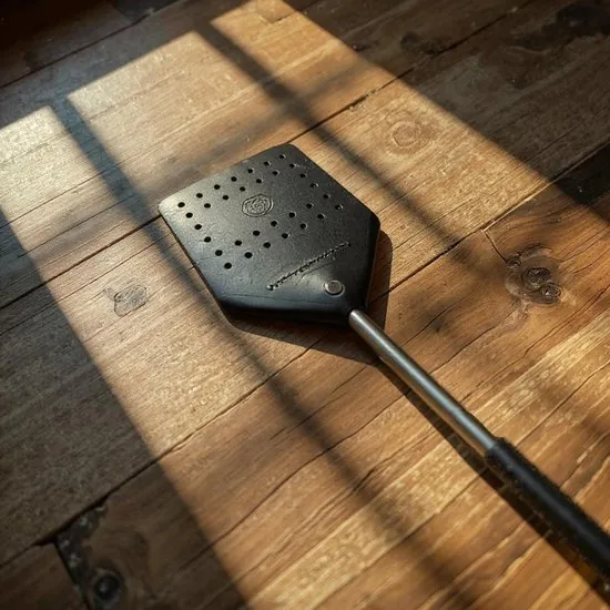 Brute Strength - Leren vliegenmepper - Zwart - 1 stuk - Vliegenvanger - Vliegenmeppers - Leer thumbnail 8