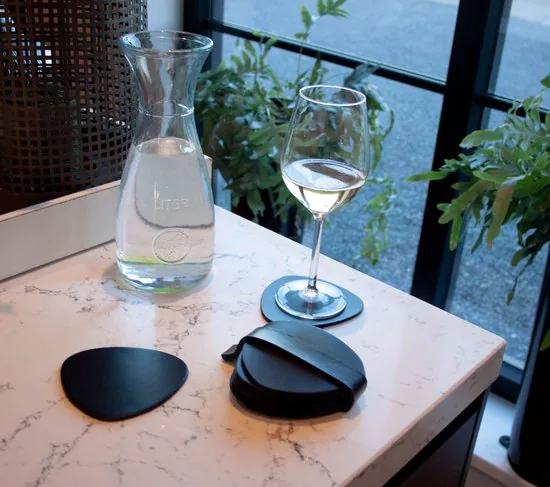 Brute Strength - Onderzetters voor glazen - Leer - Zwart - Semi Rond - 6 stuks - Zwarte leren onderzetters thumbnail 3