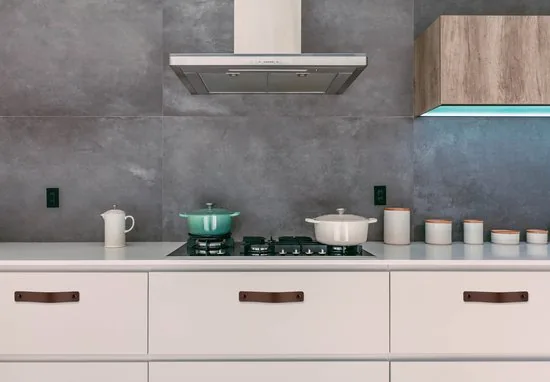 Leren handgrepen - Bruin - 4 stuks - 16,5 x 2,5 cm - incl. 3 kleuren schroeven - Handgrepen leer - Leren meubelgreep thumbnail 8