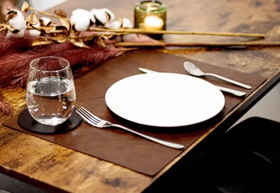 Brute Strength - PU Leren Placemats - Set van 6 stuks - Cognac - 43 x 30 cm - Onderleggers - Kunstleer Bordenmat thumbnail 9