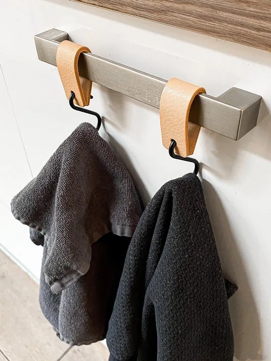 Brute Strength - Leren S-haak hangers - Naturel - 24 stuks - 12,5 x 2,5 cm - Zwart zilver - Leer thumbnail 2