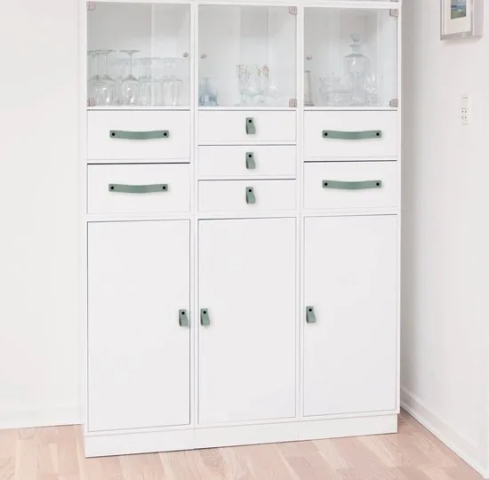 Leren handgrepen - Vaalgroen - 12 stuks - 12,5 x 2,5 cm - incl. 3 kleuren schroeven - Groene handgrepen leer - Leren meubelgreep thumbnail 7