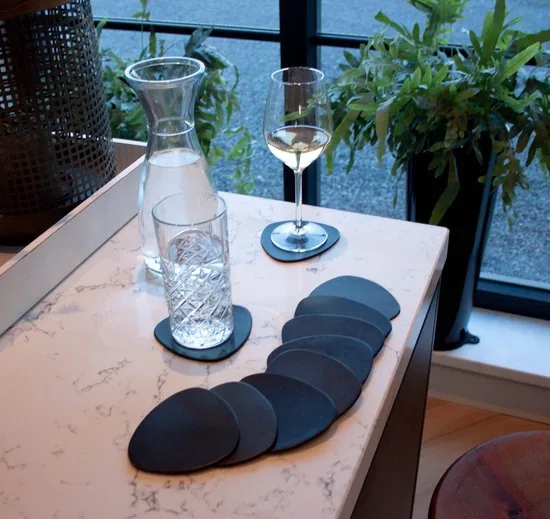 Brute Strength - Onderzetters voor glazen - Leer - Zwart - Semi Rond - 14 stuks thumbnail 2